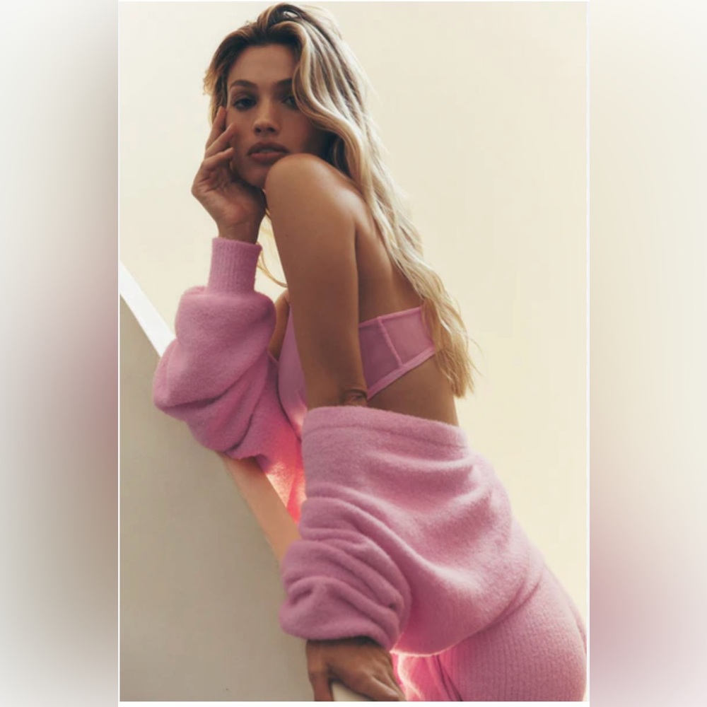 Alo yoga sweet pink snuggle up sweater shawl